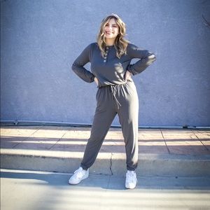Long Sleeve Jogger Jumpsuit in Dark Gray (XL)